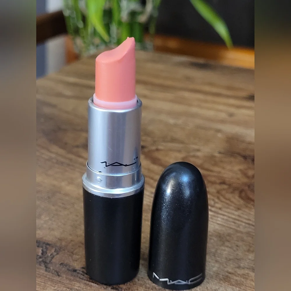Rare-MAC Lustre Flamingo lipstick